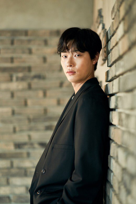 ryusiso_seesaw's tweet photo. 류준열 미모 진짜 너무해
표정도 단짠단짠이야... https://t.co/JWzBO7tCzc