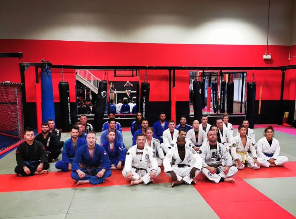 CasinoKevin1979's tweet photo. Another great seminar at #MaximumTrainingCentre with #TKOMMA flyweight champion, and @jorgebrittobjj #BlackBelt Malcolm Gordon. 

#JiuJitsu #JiuJitsuForLifeTeam #BrittoBJJ #TorontoBJJ #MTCWindsor #WindsorOn #YQG https://t.co/4gy6RAEwTv