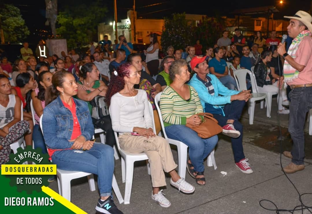 Seguimos recorriendo nuestro hermoso Municipio.

Gracias a la comunidad de Bosques de la Acuarela y aledaños por tanto cariño.

Diego Ramos Alcalde 2020-2023

Dosquebradas Empresa de Todos.

EL HOMBRE DEL PUEBLO.