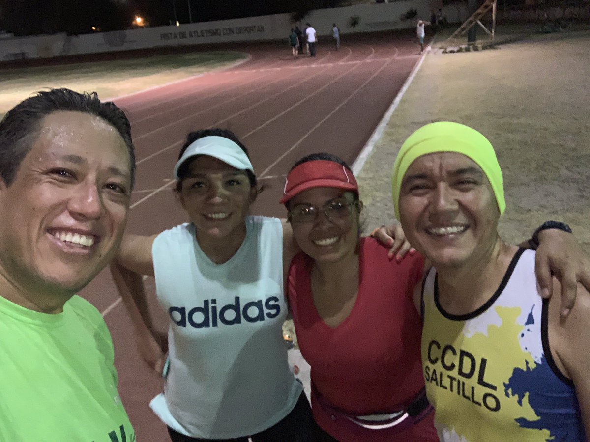 Track and friends!
#RunningTherapy
#AquiYaSeCorrio
#CorrerEsMiPasion
#CorrerMeHaEnseñado
#YoElegiCorrer
#MiVicioEsCorrer #CorrerEsIncreíble
#HermanOSOs
#EntreRunners
#SumandoKilometros
#TeInvitoACorrer 
#fotorobada