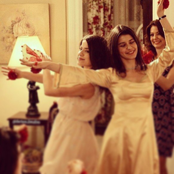 𝓝𝓸𝓬𝓱𝓮 𝓭𝓮 𝓗𝓮𝓷𝓷𝓪
                 𝑅𝑒𝒸𝓊𝑒𝓇𝒹𝑜𝓈