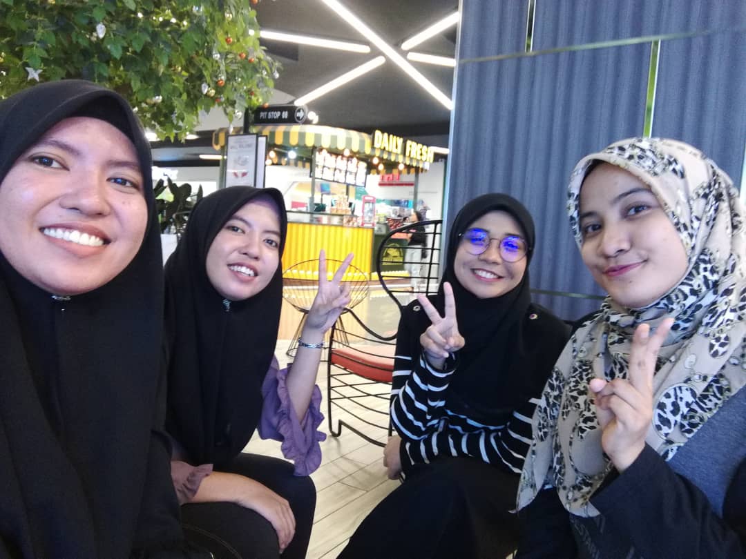 fatin32110's tweet photo. 🤗🛍 shopping https://t.co/b4JZ2Q4xna
