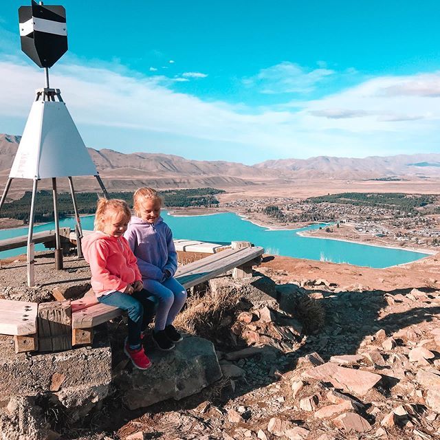 If you visit Lake Tekapo (and you definitely need to) make sure you take a drive up Mt John to the observatory. It was $8NZ to drive up the observatory road but totally worth it! Up the top are some of the best views. 360 degree lake and mountain views. Amazing! Plus there a…