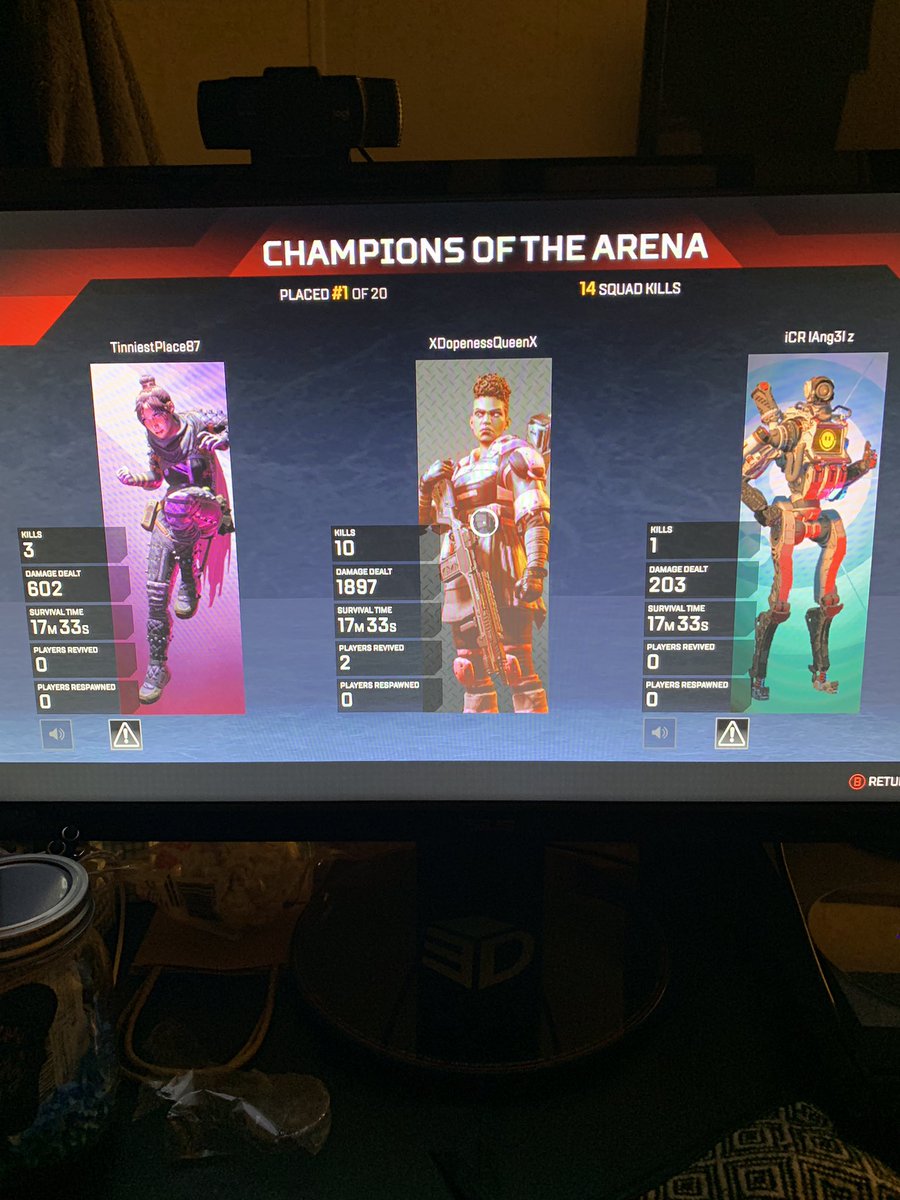 Learning fast! #apex #battleroyale #girlgamer #streamer #twitch #apexchamps #champion #bangalore