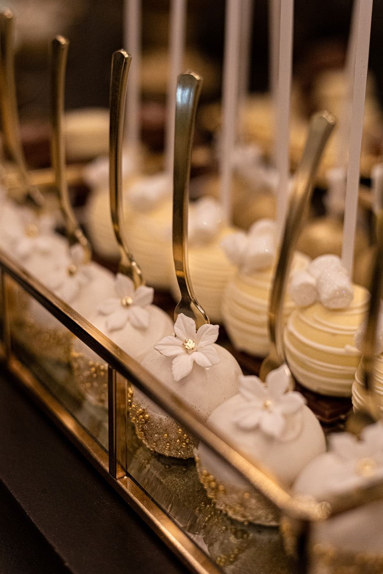Aangepaste Encyclopedie Openbaren GC COUTURE al Twitter: "These delicate handmade cake pops where part of our  Indulgence Bar® for @Kimpton Fitzroy. The elegant gold forks make these cake  pops simple to eat and it's a