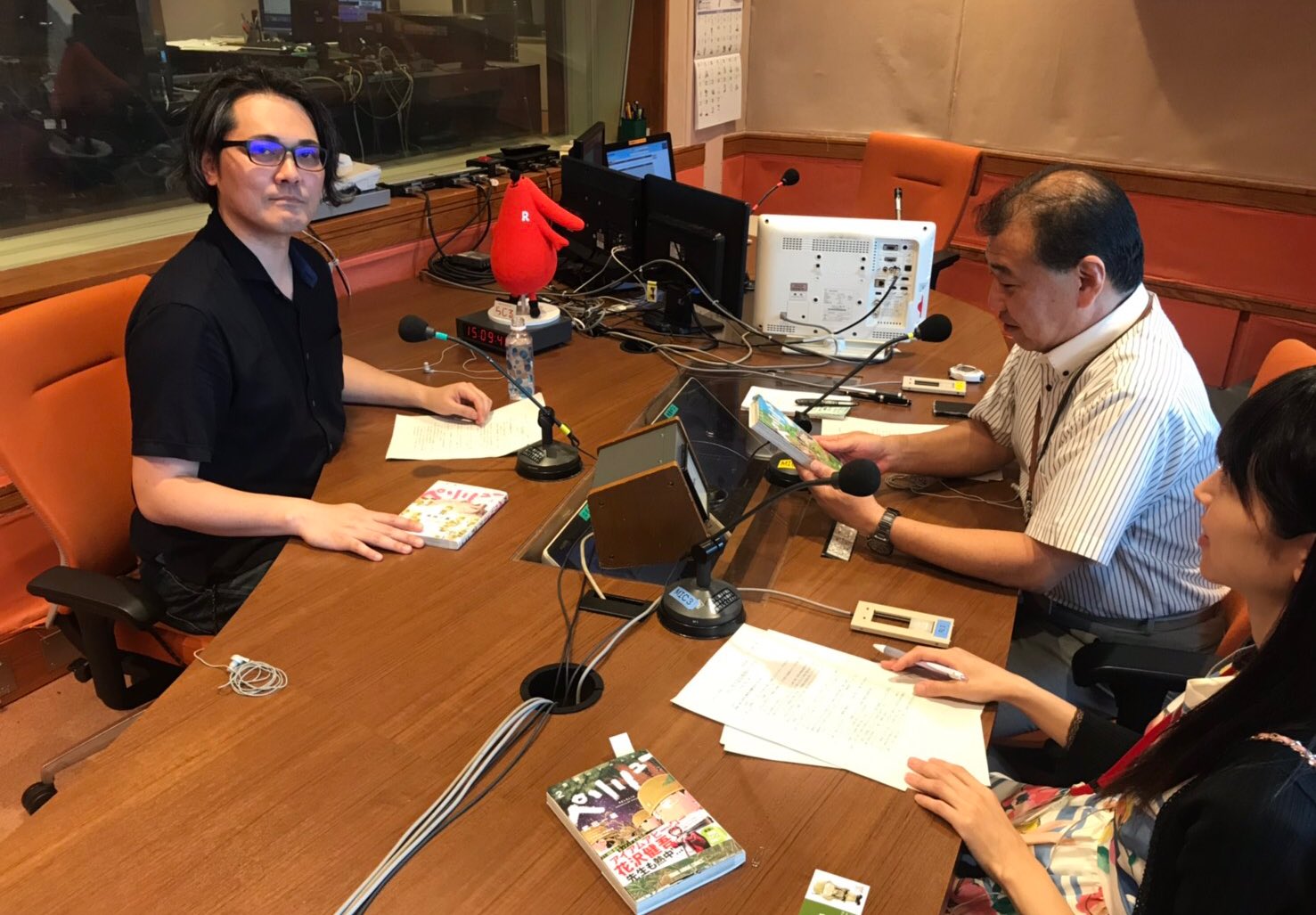 武田一義 ペリリュー全11巻 完結 発売中 今日はnhkラジオにお呼ばれして ペリリュー についてインタビューを受けてきました キャスターの畠山智之さん黒崎瞳さんはさすがの話し上手で 僕はラジオということも忘れて ただただ楽しくおしゃべりして