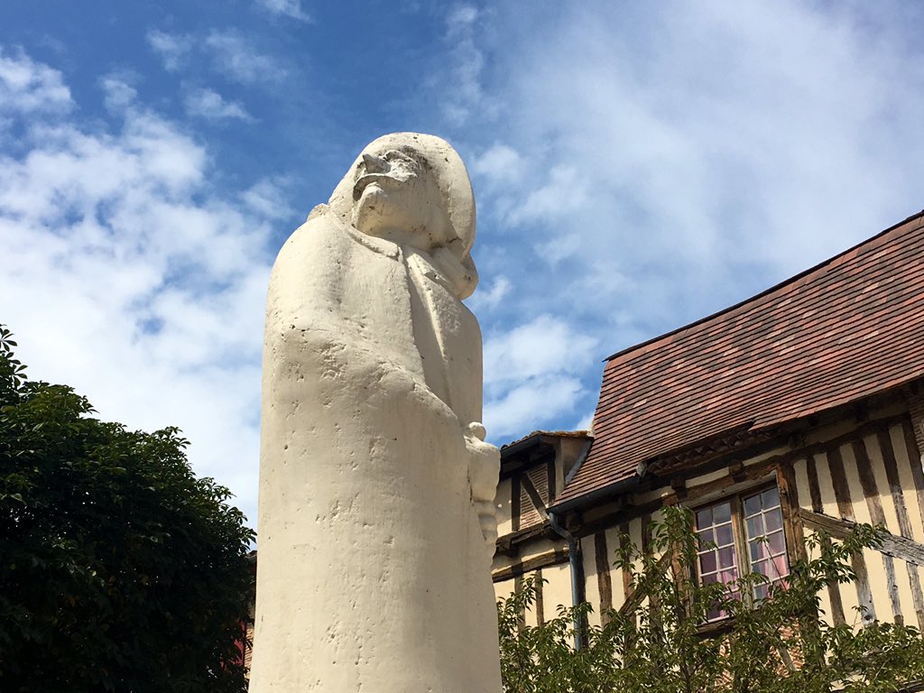 Guiguiii94's tweet image. C’est un roc, un pic, un cap ? Petit fil patrimonial sur @VilledeBergerac, ravissante sous-préfecture très touristique au bord de la Dordogne !