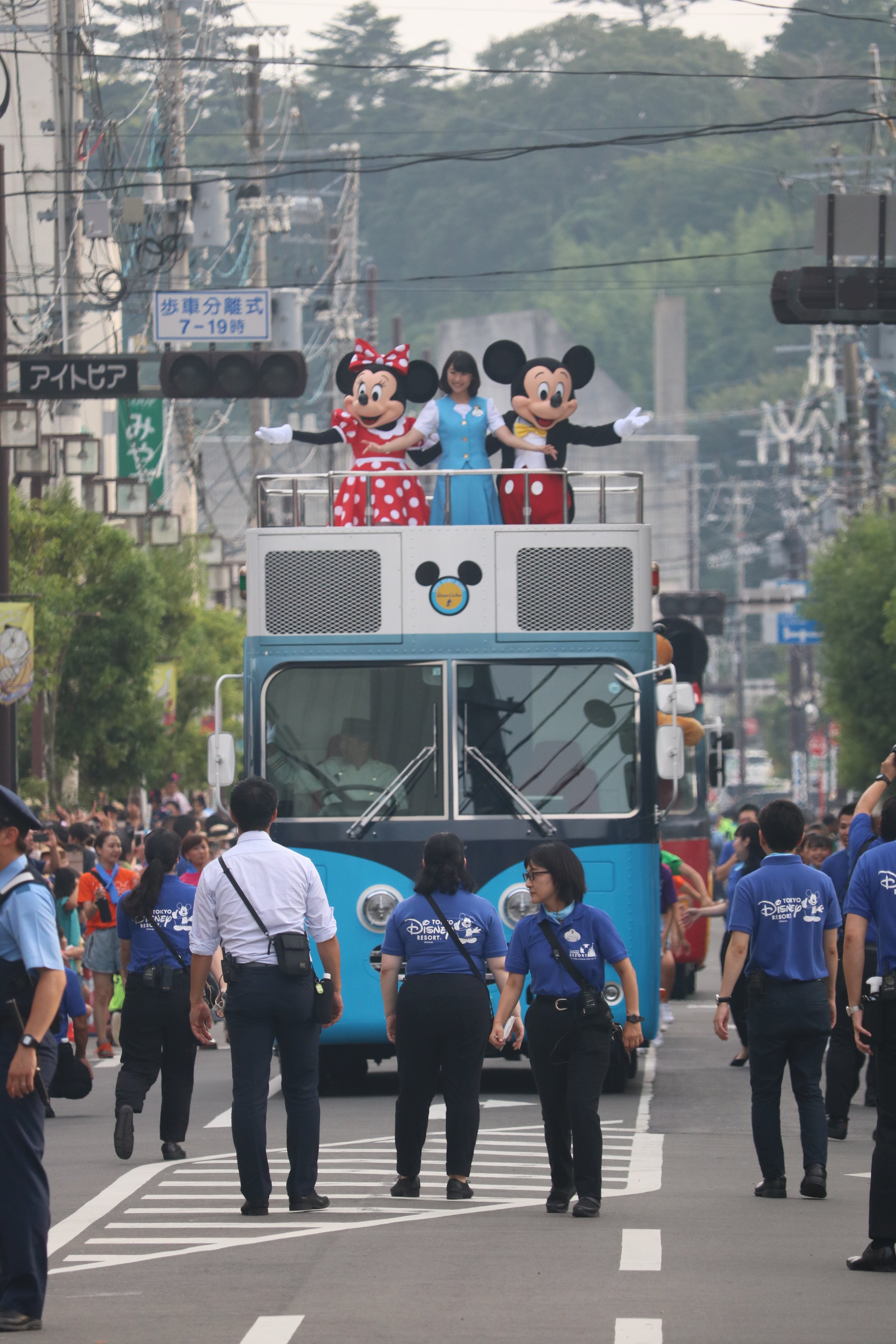 石巻日日新聞 東京ディズニーリゾートスペシャルパレードでミッキーマウス ミニーマウスたちが 11年ぶりに石巻に来てくれました T Co Mnhclm9qb1 Twitter