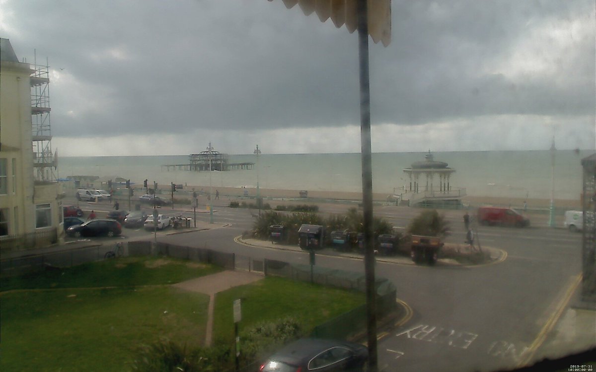 #Brighton webcam at 2019-07-31 10:00