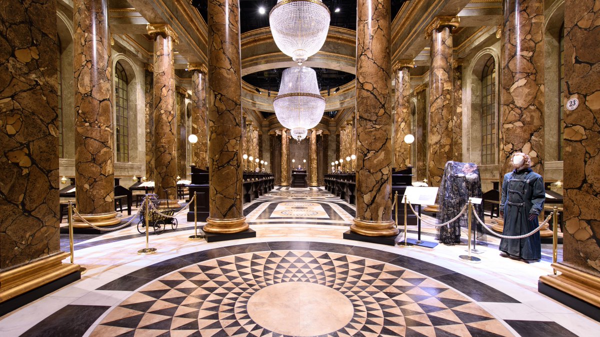 SuperBreak's tweet image. Happy Birthday Harry Potter! ⚡️

Celebrate the birthday of the infamous Boy Wizard with a magical visit to Warner Bros. Studio Tour London. 

Book your break including hotel stay from £76pp: bit.ly/2GoMYIo