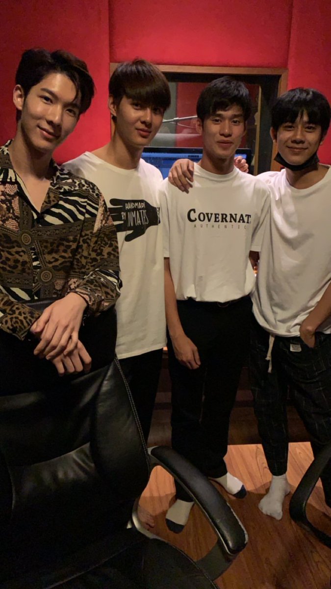 KR_perth0320's tweet photo. 보고싶다 얘들아 😭이쁜이들😍💗
#KissboysTH #springsaint #summertonnam #wintermean #autumnjo #rainypeak #saintsup #saint_sup #saintsupapong #saint_suppapong #mingEr https://t.co/K2jkczzhm9