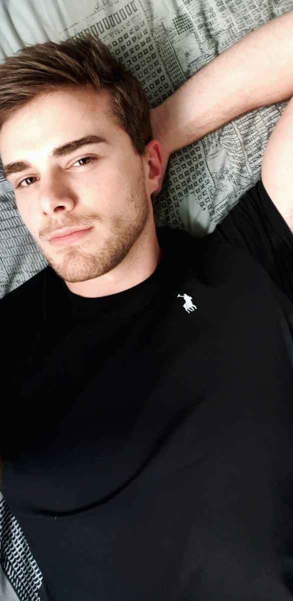 Swanipool97's tweet photo. I just want a boyfriend https://t.co/vndCUQsac2