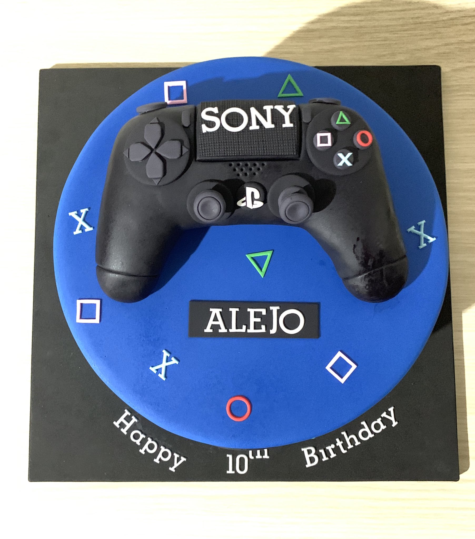 Mpcupcakes On Twitter Playstation Cakeplaystation Tortaplaystation Cake Cakefondant Fondantcake Torta Tortasbogota Tortaspersonalizadas Tortastematicas Fondant Pastelespersonalizados Pasteleria Pasteleriacreativa Sigrasa Https T Co