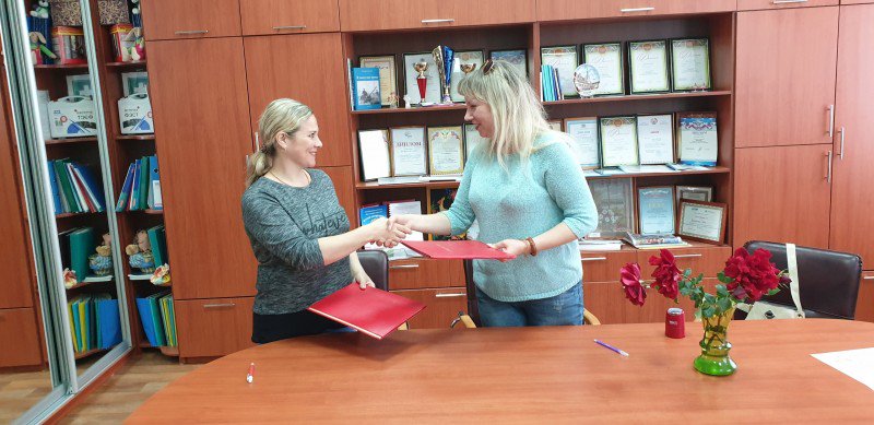 newrubezh's tweet photo. Новорубежцы заключили соглашение о сотрудничестве с детским домом “Звездный” #НовыйРубеж #Иваново #ИвановскаяОбласть https://t.co/LGQVt2MYE8 https://t.co/tNFQ51DQ2w