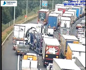 HighwaysEAST's tweet photo. #M25 #J29 #Codhamlane #J30 #A13 Car transporter broken down across two lanes expect further delays https://t.co/k351O0IBUv