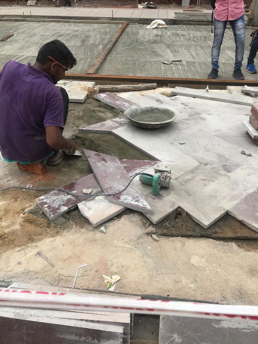 LambaAlka's tweet image. चमकेगा मेरा चाँदनी चौक :),लाल क़िले से फतेहपुरी,मेन रोड चाँदनी चौक की सारी सुविधाओं (बिजली की तारें, पानी-सीवर की लाइनें,फायर हाइड्रेंट का काम पूरा)
फाइनल फिनिशिंग,कारपेटिंग का काम शुरू 👍
7 अगस्त को #SRDC बोर्ड की मीटिंग में ट्रैम को लेकर होगा फ़ैसला 😊👍.
बस अब और इंतजार नही😊.