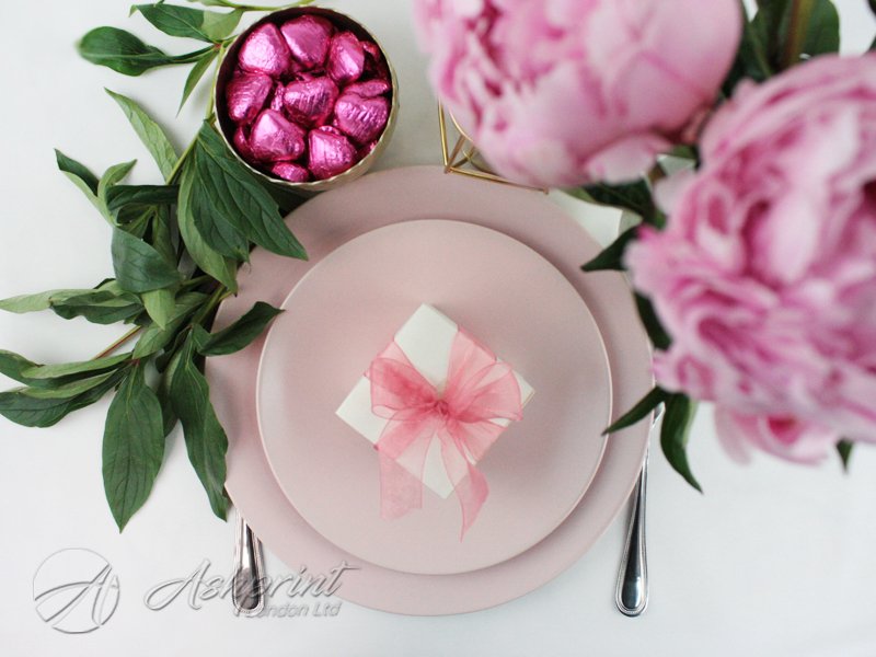A small #favour #box all dressed up can add a #special something to #wedding #table settings.  We've used our white favour box with our #rose #pink #organza #ribbon here to complete the table setting here.
#organzaribbon #rosepink #decoration #decor #weddingtable #engaged #London