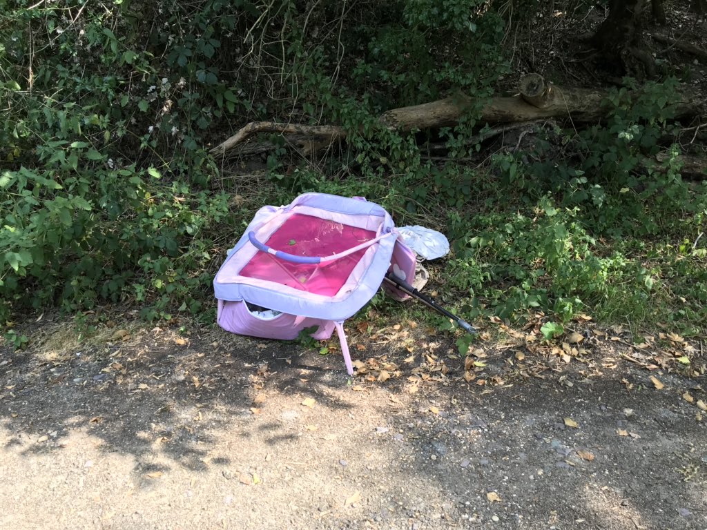 SchwierPeter's tweet photo. Well done and thank you @BraintreeDC โClean Teamโ for prompt response within 24hrs for removing fly-tipping. #Gosfield & #GreensteadGreen Ward.
Keeping our #rural (& district) #communities clean & tidy. #Braintree #Essex
@CPRE @NFUCountryside @CLAtweets @ViridorUK @WRAP_UK https://t.co/as8NNaINpa