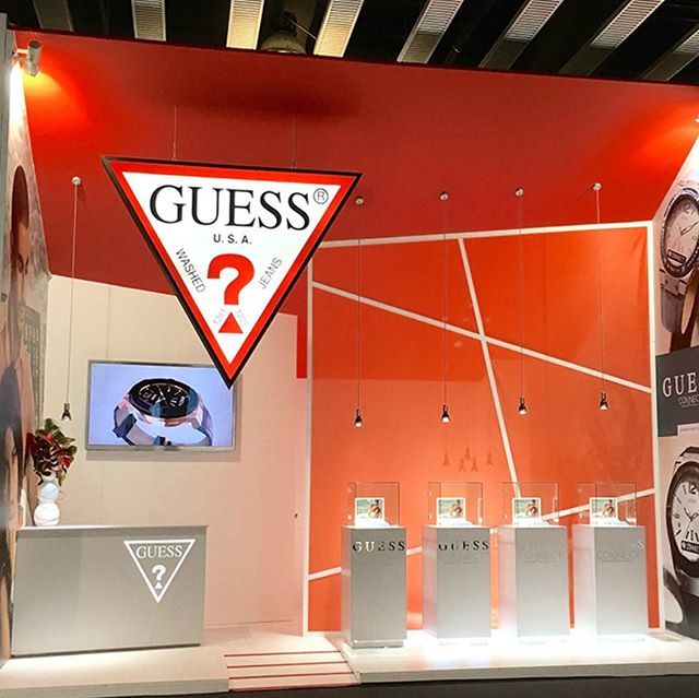 Guess Booth at MWC by Contemporanea Eventi #standdesign #boothdesign #exhibitionbooth #tradefair #mwc #design #building #art #interiordesign #shop