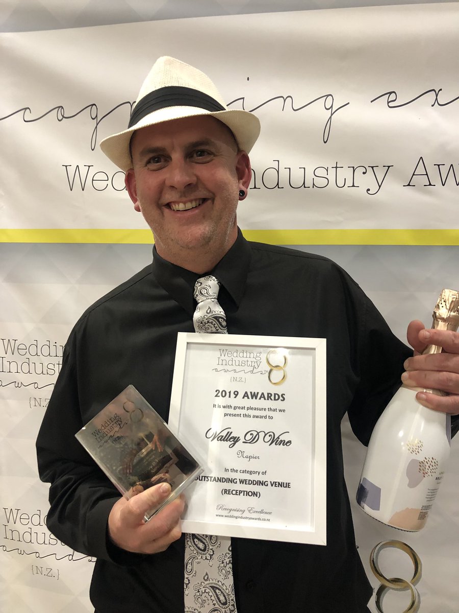 valleydvine's tweet photo. Winner of outstanding wedding venue 2019 https://t.co/U0VpYYngpM