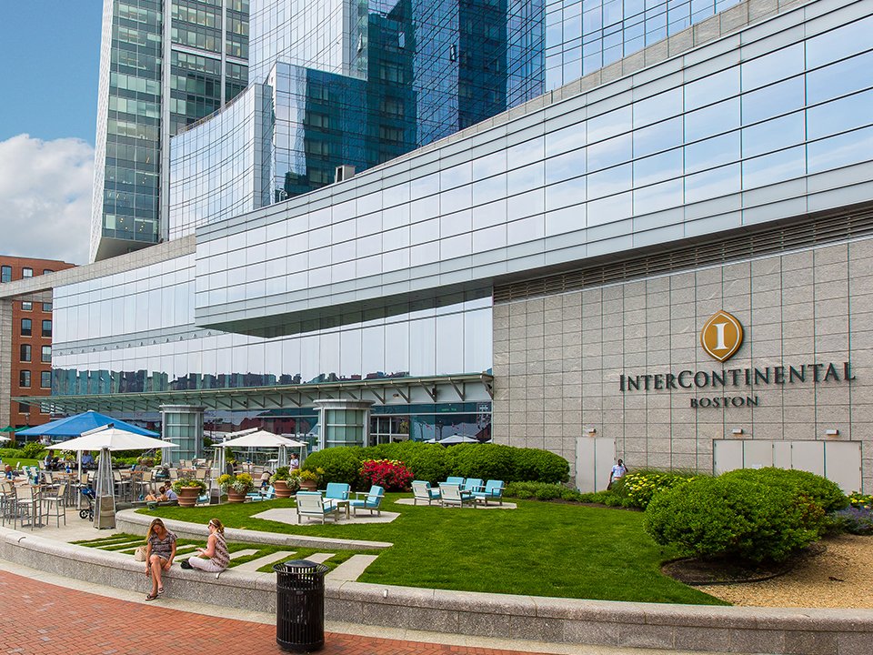 Enjoy the view at the best waterfront restaurants in Boston, from casual lobster roll hangouts to exquisite fine dining cuisine. #InterContinentalBoston #InterContinentalLife #Miel #Mielrestaurant #waterfrontdining  bit.ly/2Jo43D4