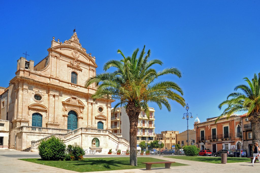 How beautiful is the church of San Bartolomeo?! 😍 #Sicily #architecture