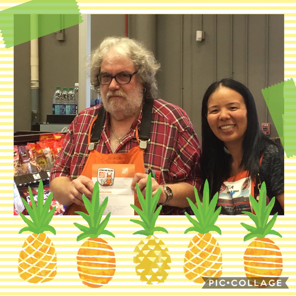 KrystyneSantos's tweet photo. Our FES Hua took a moment to recognize cashier Mike for all his help on the front end replenishing product, driving credit as well as obtaining a Lead, and being named in many great VOC comments! Great job Mike! @Ramos418Ramos https://t.co/v9ee1mQquW
