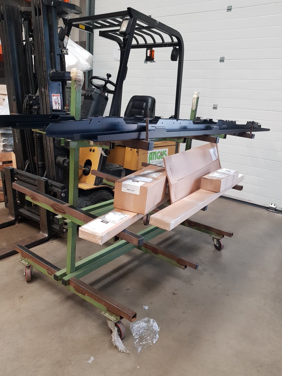 Miserable weather never stops us from working hard to ensure our customers are happy and recieve their products on time. 

#didyouknow that any orders placed before 3pm get free next working delivery 👍🌧️