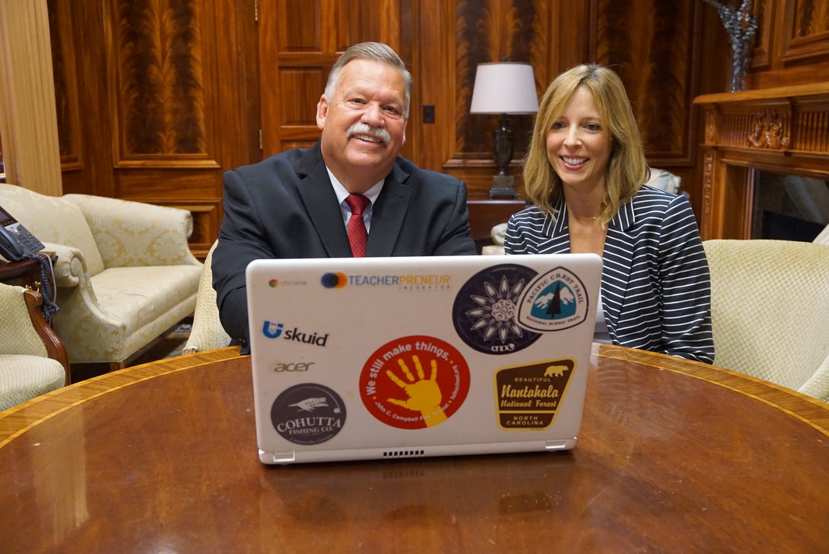 HamCoTNGov's tweet photo. Great meeting with Laura Dowd this morning to promote Read 20. The Nolan Librarian is asking community leaders to make a short video about the importance of children reading every day for at least 20 minutes. We were delighted they asked us to make this encouraging video.Mayor C. https://t.co/OHoahm8NfI