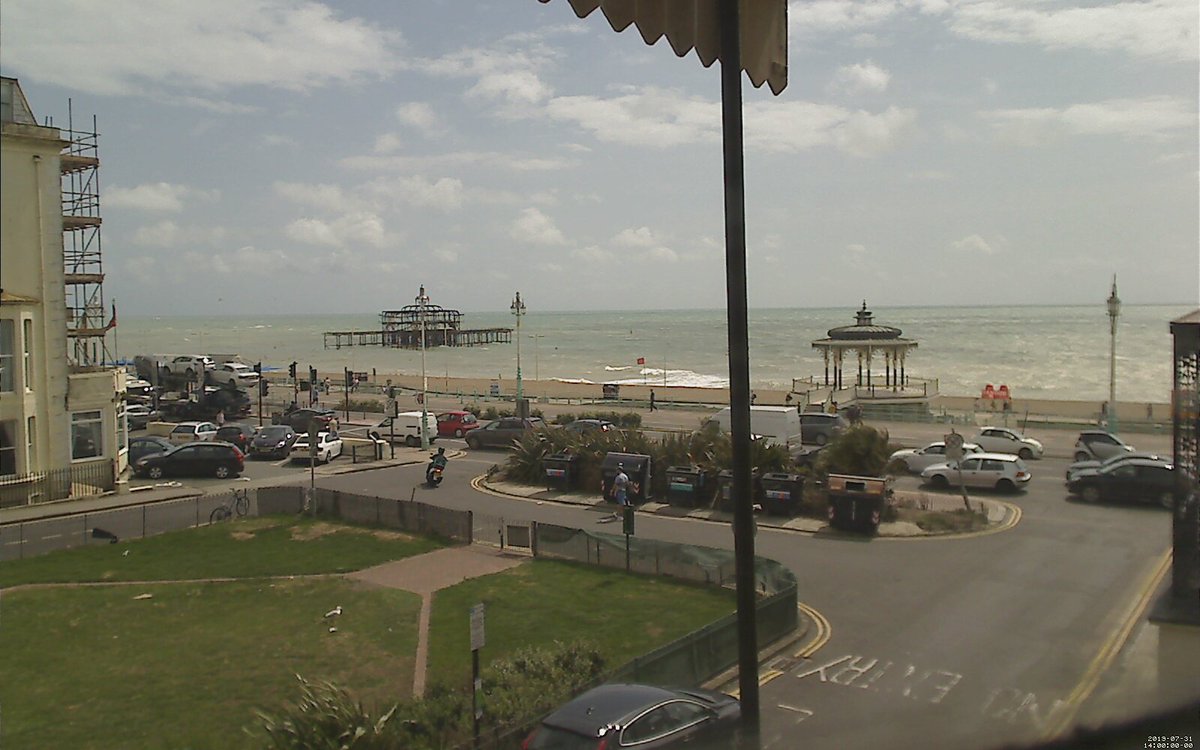 #Brighton webcam at 2019-07-31 14:00