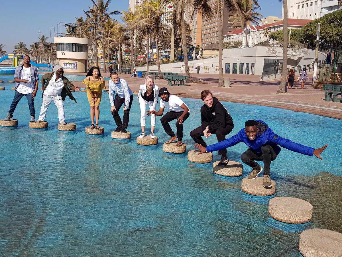 They might not know what to do in photos but the comedians of the Heat City Comedy Festival know what to do on stage. We're out at The Charlatan tonight, Happy Hippo tomorrow, Cool Runnings Friday, and Seabrooke's Theatre all weekend.

Tickets: bit.ly/heatcitycomedy…