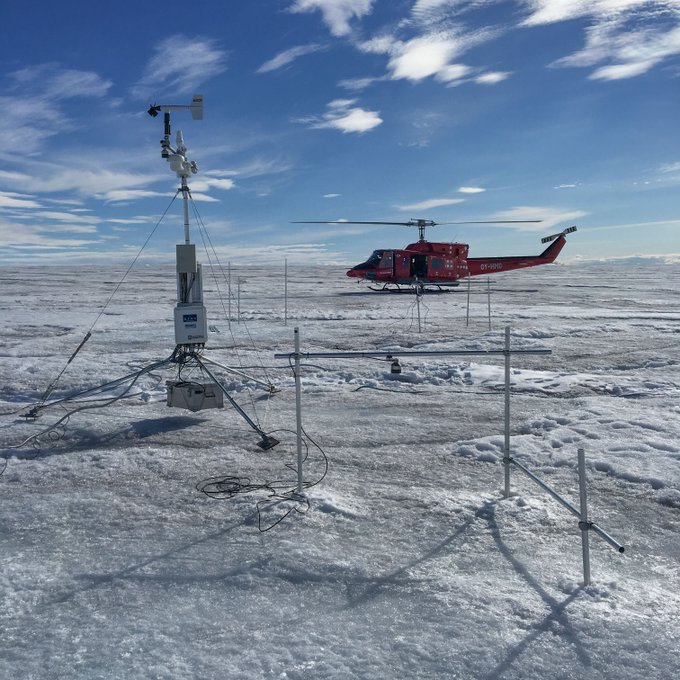 EAzxUQtWsAIgrfZ?format=jpg&name=small