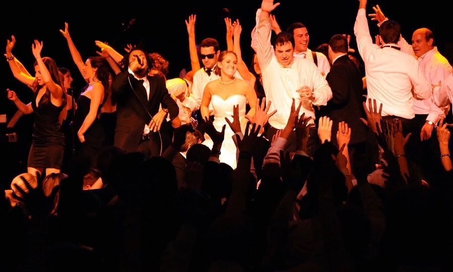 AtlantaWeddings's tweet photo. U.S. Beat brings the party up to a higher level. And YOU are up there with us having a crazy good time with your friends. #partyonstage #usbeatband #picturethis https://t.co/mf1vRD7Q7m
