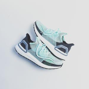 Ad: UNDER RETAIL
adidas Ultra Boost 19 'Ice Mint'
$110 + shipping, retail $180
use code 10SCHOOL100
=> bit.ly/2KLLWaP