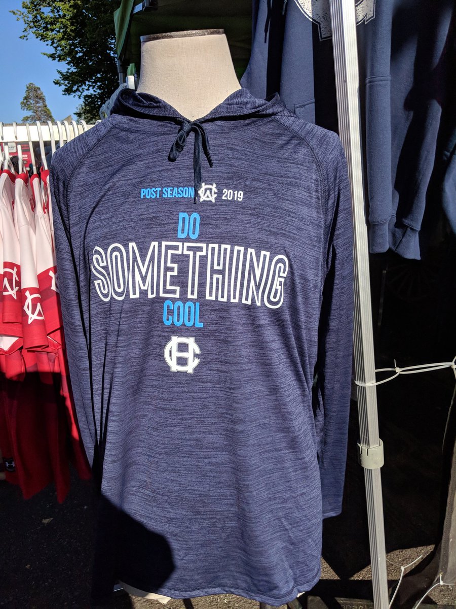 HarbourCats's tweet photo. The crowd at the merch tent earlier was almost the same number as the beer line-up. Get your new #HCwear before you leave tonight! #dosomethingcool #HCswag #HarbourCats https://t.co/f4UCwJ6dQf