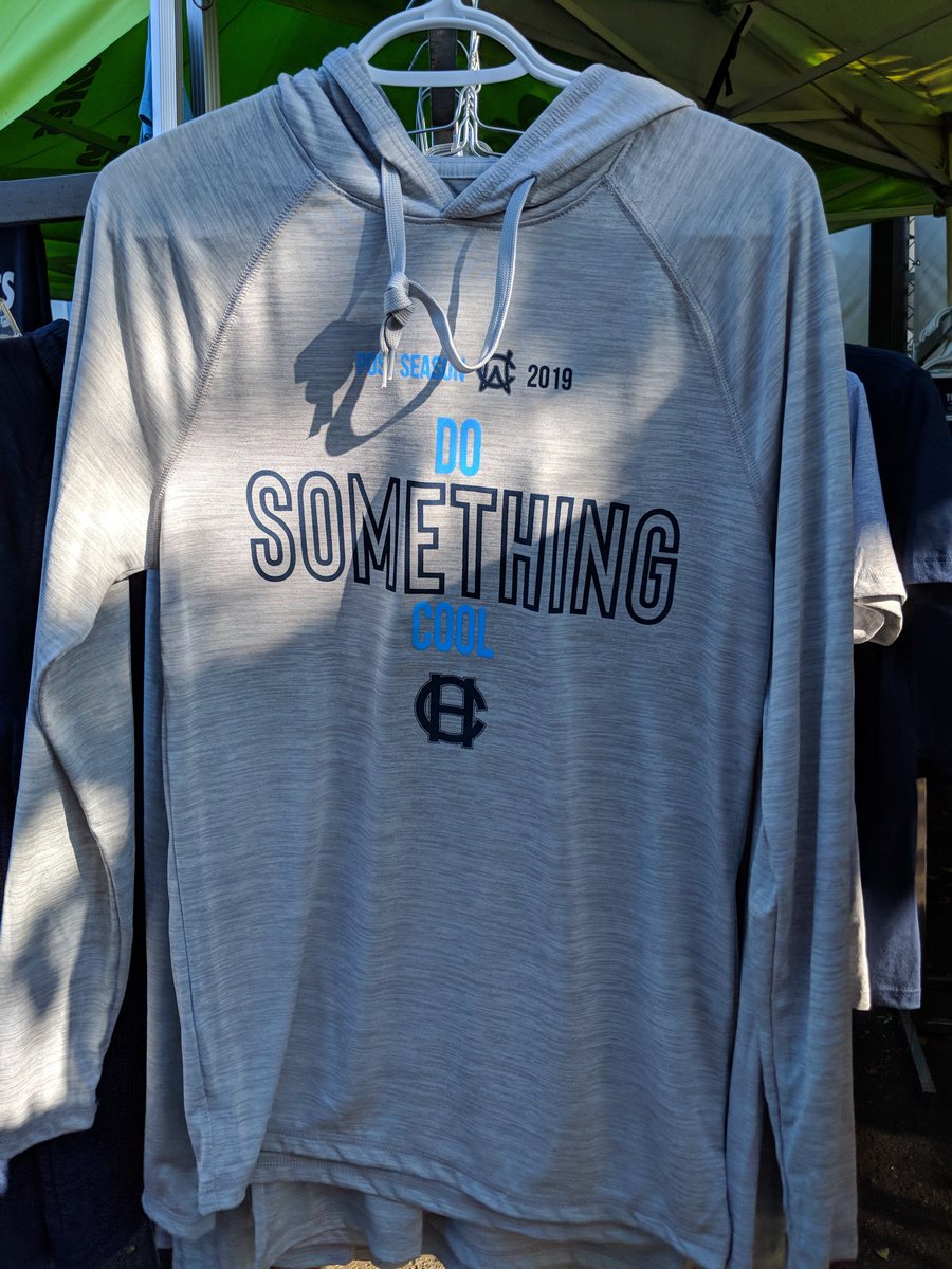 HarbourCats's tweet photo. The crowd at the merch tent earlier was almost the same number as the beer line-up. Get your new #HCwear before you leave tonight! #dosomethingcool #HCswag #HarbourCats https://t.co/f4UCwJ6dQf