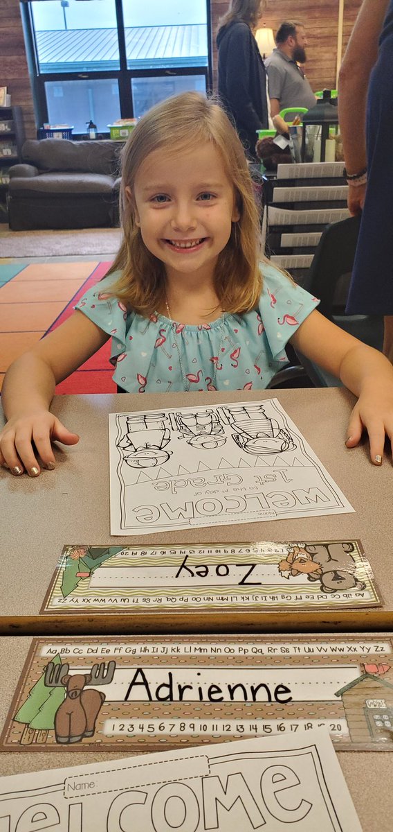 kcainrn's tweet photo. Zoey's first day of 1st grade yesterday! @duello_elem @cain68 https://t.co/CMte5uzFCP