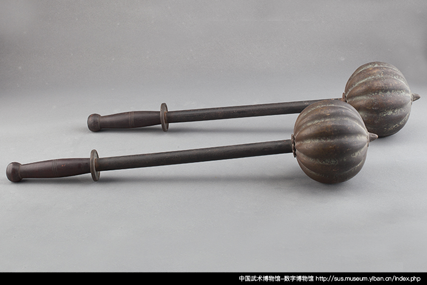 古代中国　錘　中国武術 Amazon.co.jp: 中国武術 龍頭 竹節 鋼鞭 2本セット 硬鞭
