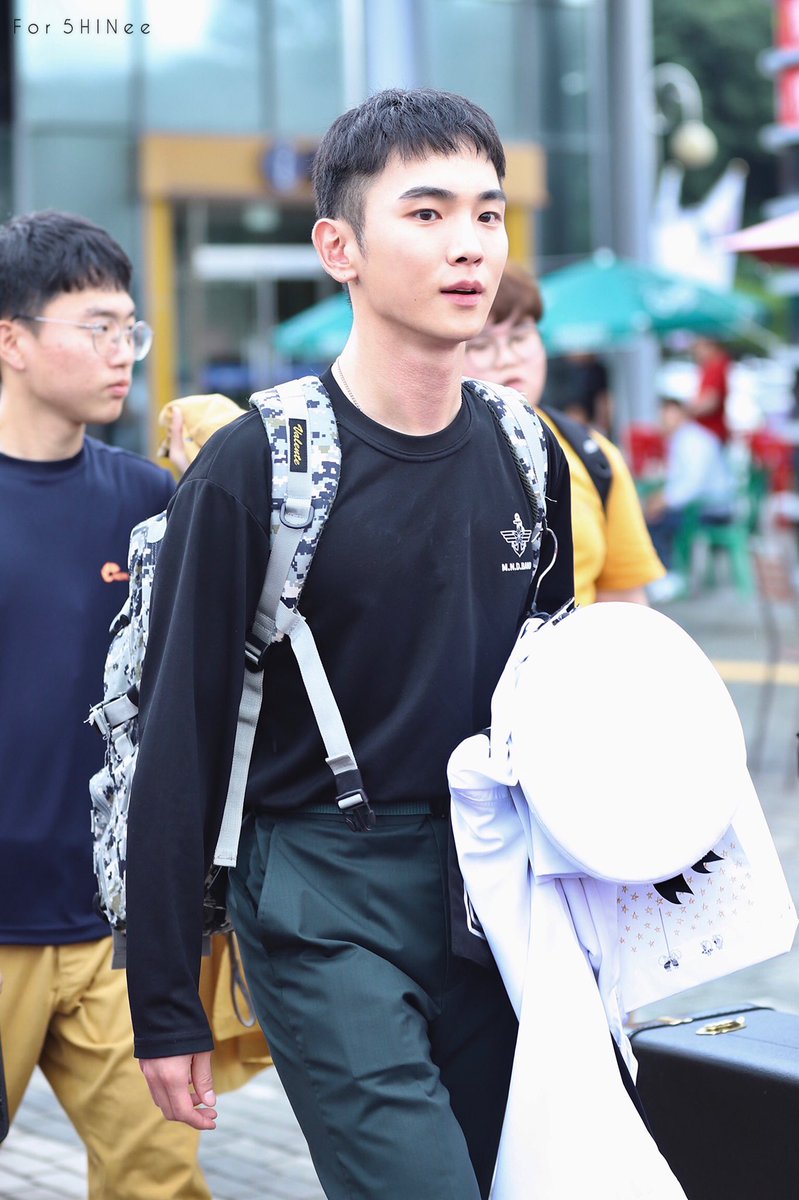 For5HINee's tweet photo. [190815] 광복절 경축 문화행사
#SHINee #key #샤이니 #키 #キー

기범아 오늘 멋졌어 💖 https://t.co/ULzUo98N3R