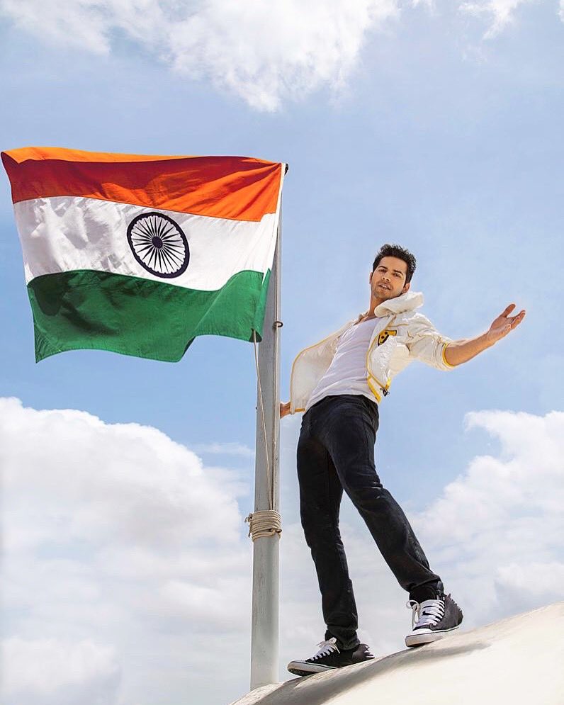 Varun_dvn's tweet photo. Wishing everybody a very happy #IndependenceDay. To all my brothers and sisters all across our beautiful country we are the largest democracy in the world where so many beautiful religions live In harmony let’s show the world mile sur mera tumhara toh sur bane humara #jaihind https://t.co/ebDzWITQAz
