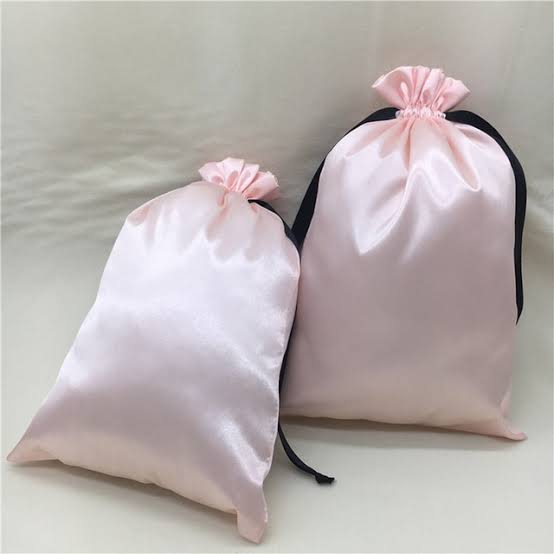 allurebeautysa's tweet image. Silk bags are an easy and convenient way to store your wigs.
 
Get yours for only R50!

📲Call/WhatsApp 
Rethabile : 0611663535

#Allurebeautysa #machinemadewigs #allurebeautyboutique
#DJSBU 
#GirlTalkZA
@SayEntrepreneur @EntrepreneurSA_ 
@BlackBusinesse 
@GirlTalkZA