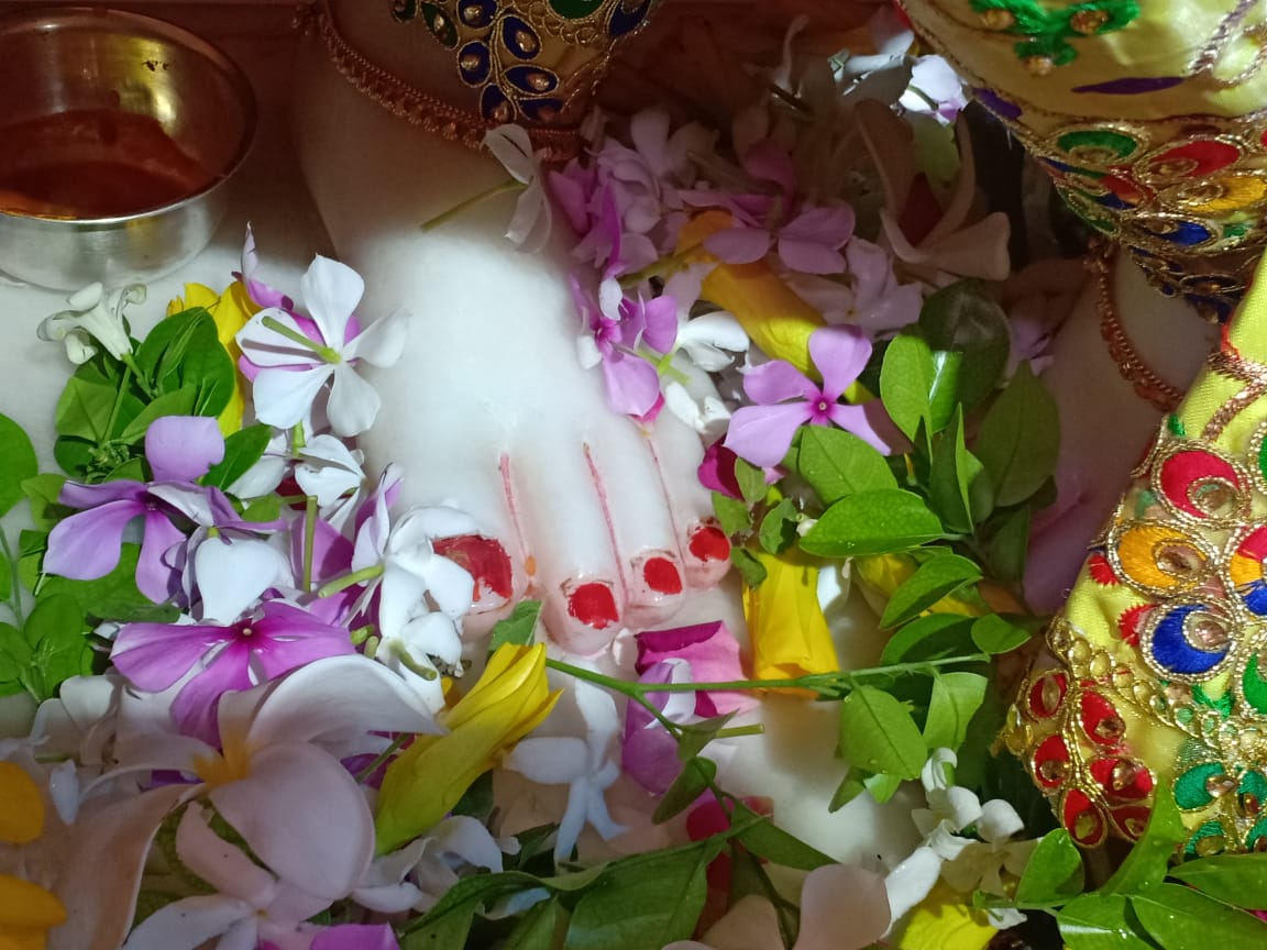 Priyakant_Ju's tweet photo. 15/08/2019
 ठा. श्री #प्रियाकान्त जू भगवान के आज के दर्शन प्रियाकान्त जू मंदिर वृन्दावन 
। राधे राधे बोलना पड़ेगा।। #IndiaIndependenceDay #purnima @Priyakant_Ju @DN_Thakur_Ji https://t.co/iJbn88S8cW