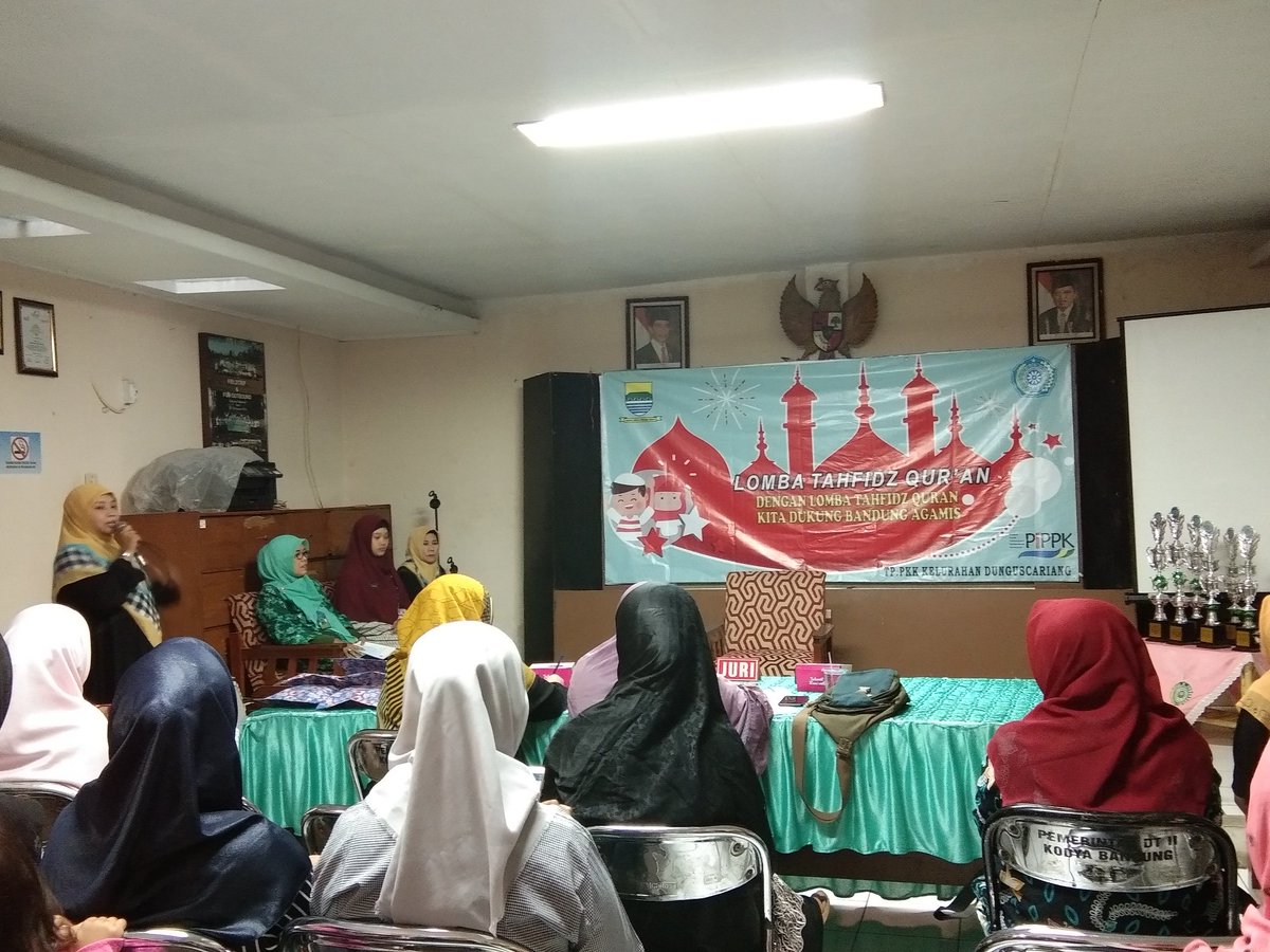 PKK_DC's tweet photo. Giat Lomba Tahfidz Qur'an Program PIPPK Lingkup PKK Tk.Kelurahan Dunguscariang #Dcberkibargemilang https://t.co/h64FVFRUz4