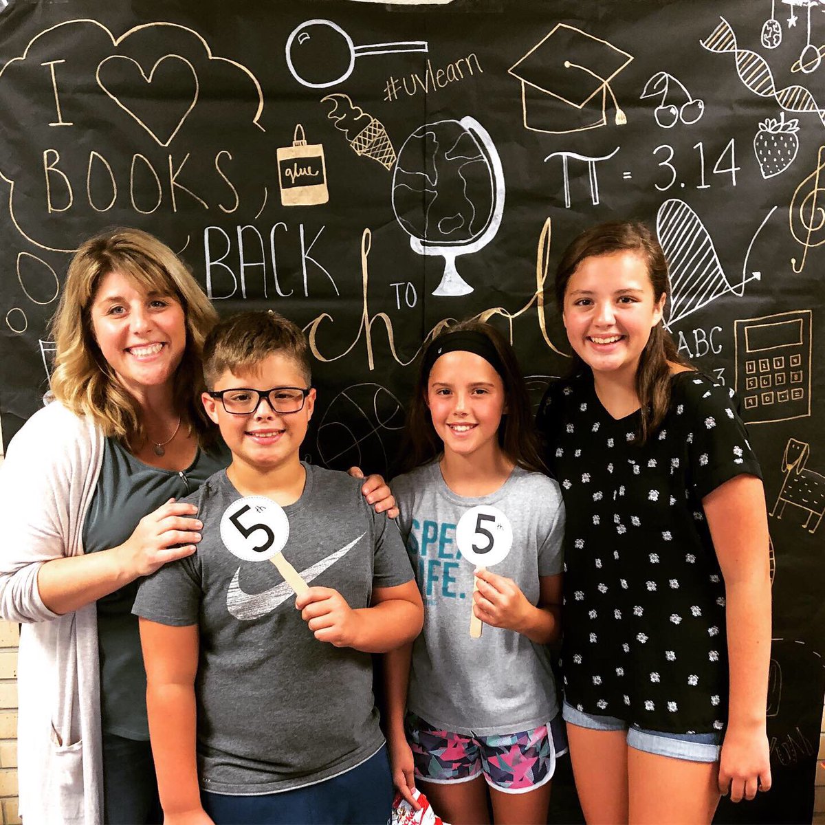 heidiharris515's tweet image. Harris Kids last elementary Back to School this evening. I can’t believe how fast these years have gone!  #UVLearn #5thgradeisthebestgrade