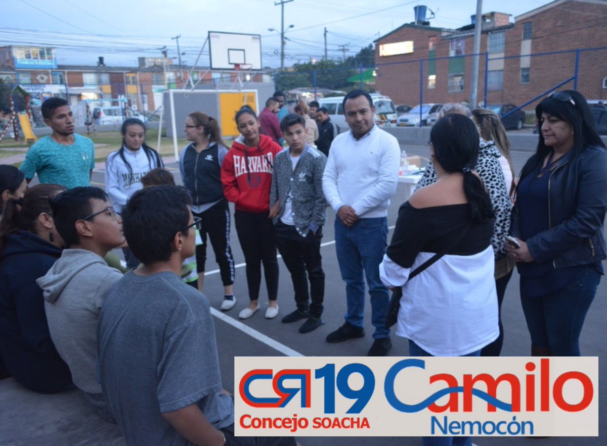 CamiloNemocon's tweet photo. Terminamos nuestra jornada en compañía de nuestros amigos de Quintas de la Laguna #Soacha socializando las propuestas encaminadas al fortalecimiento de las capacidades deportivas y culturales de niños niñas jóvenes y mujeres #ConstruimosConCamiloNemocón #CR19 #ConGiovanni #DeUna https://t.co/1LAqyeoZN4