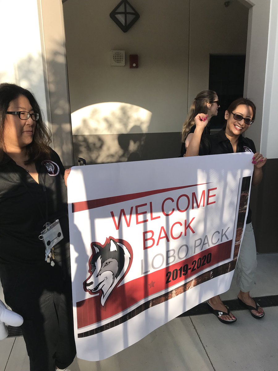 MrEFig's tweet photo. First day of school #WashingtonLobos #proud2bePUSD #HappyNewSchoolYear https://t.co/5Z8IELieEb