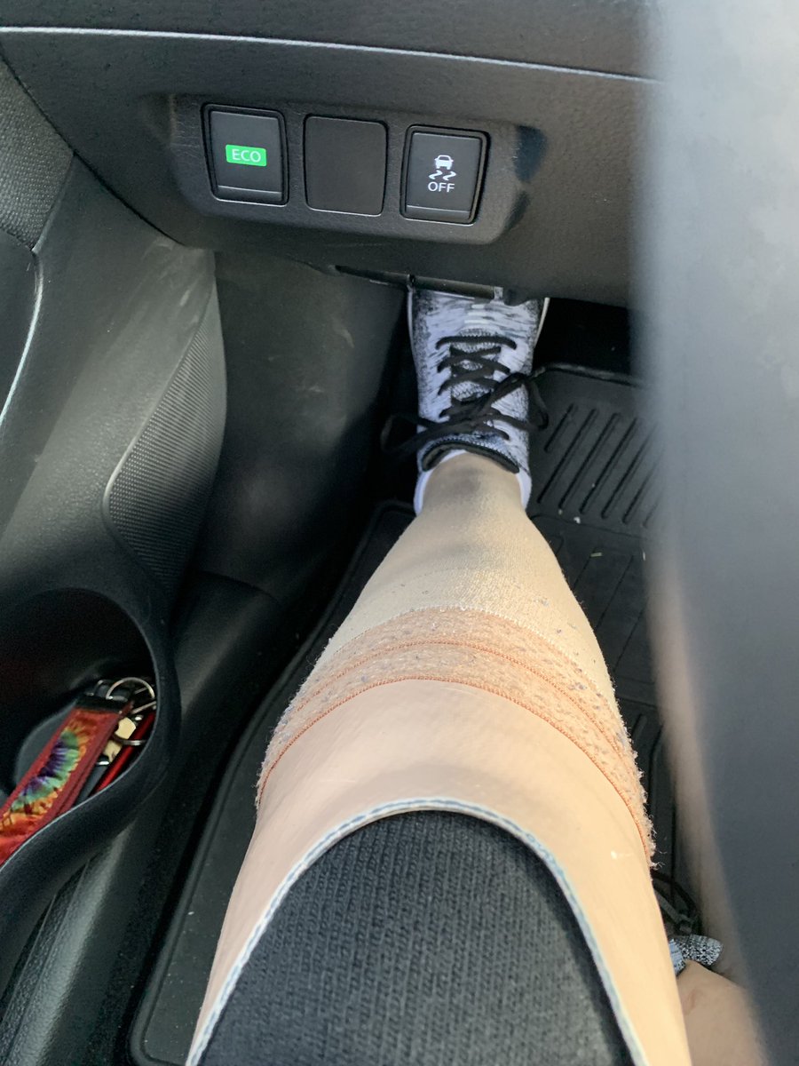 SteeleTate's tweet photo. My trainer is lovely but evil - she took my leg off and told me to walk off the pain! @beccasgym - savage! #lbka #thisisajoke #wheresmySLY https://t.co/gbItyowPWo