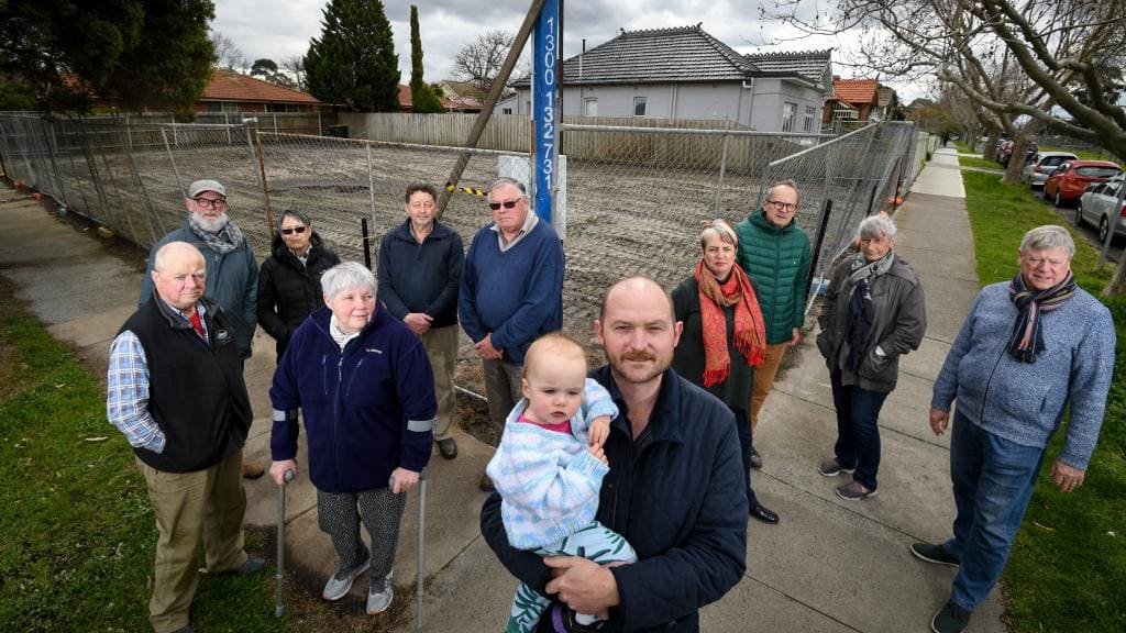 CaulfieldLeader's tweet photo. A planning loophole means the developer doesn’t need approval from the council to set up this boarding house — and neighbours don’t have the right to object.
MORE: https://t.co/b3q9kwMWGu https://t.co/Jyh2ZXK61A