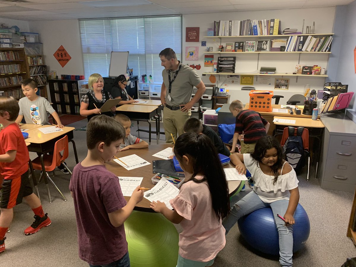 3rdWestgate's tweet photo. We had a great first day! I am truly excited to watch my leaders grow! #TeamWestgate #LeadLoveLearn https://t.co/KZmCWySav9