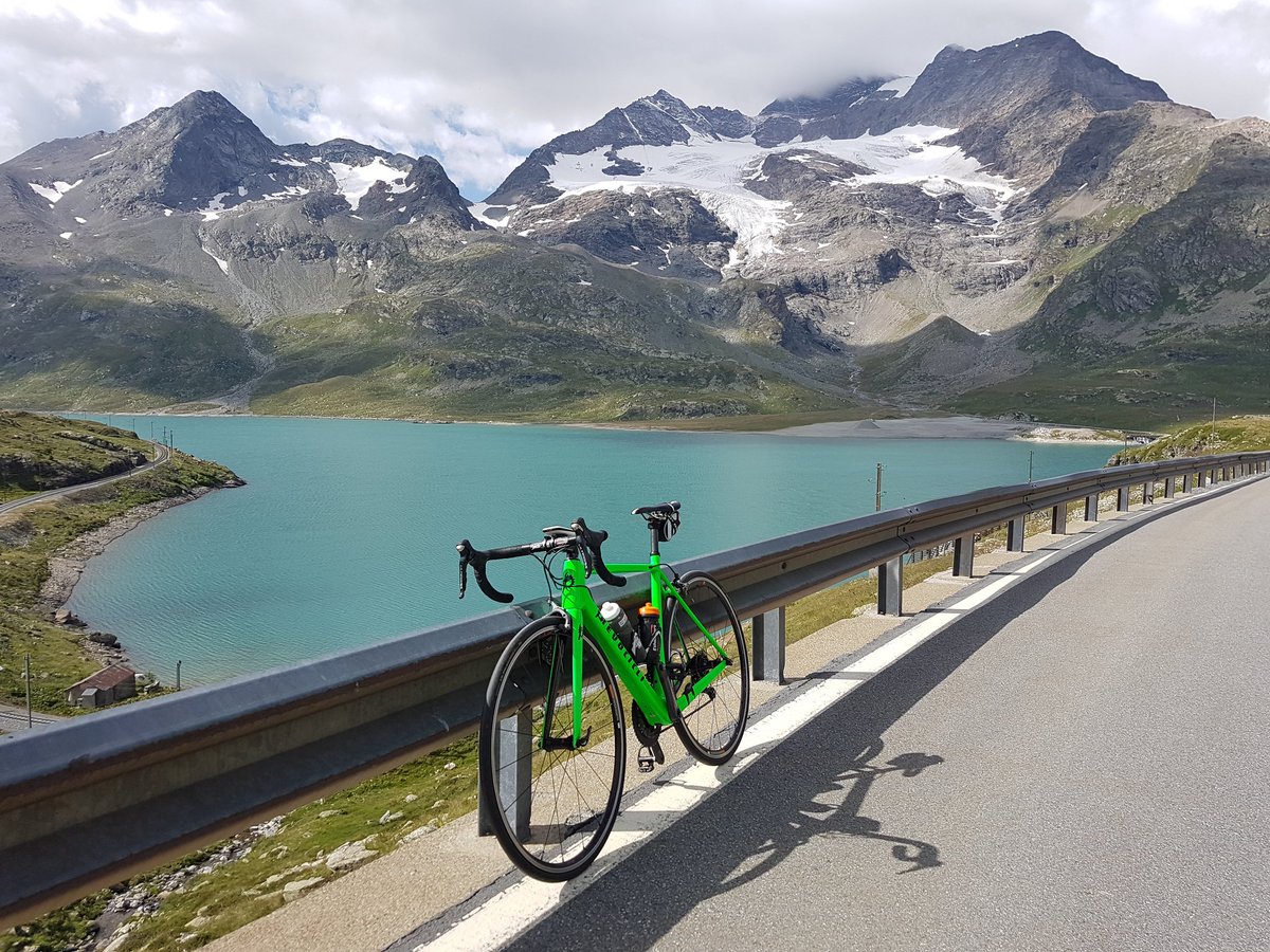 Bernina Pass

La passione per i viaggi è iniziata insieme al mio amore per il ciclismo: ho iniziato a veder nuovi paesaggi, allargando le mie vedute con l'obiettivo di veder sempre nuovi panorami...in bici e non solo!
Link @momondo: momondo.it/in?a=ambassado…
#OWTravelers #Admomondo
